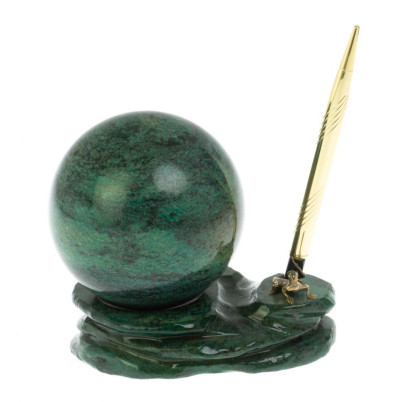 Композиция с шаром &quot;Ящерица на скале&quot; из змеевика