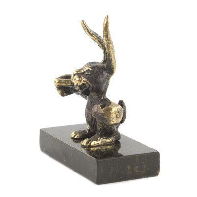Статуэтка из бронзы и змеевика &quot;Заяц боксер&quot;