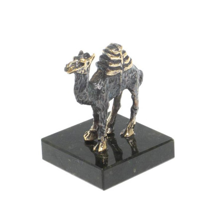 Статуэтка из бронзы на подставке из змеевика "Верблюд"