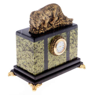 Часы &quot;Амурский тигр&quot; камень змеевик