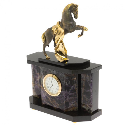 Часы "Конь с попоной" из сиреневого флюорита