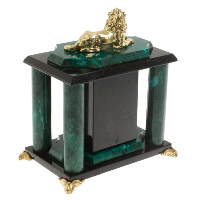 Часы настольные &quot;Лев&quot; из бронзы и шабровкого змеевика