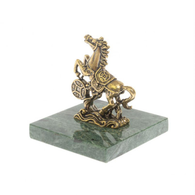 Статуэтка &quot;Конь с монетой &quot; из змеевика и бронзы 5,5х53,5х5,5 см