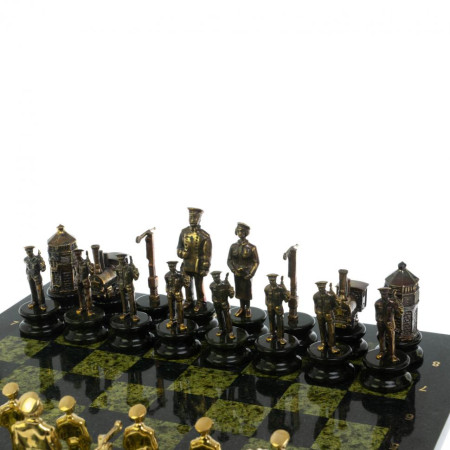 Шахматы подарочные &quot;Железнодорожники&quot; из бронзы и змеевика 48х48 см