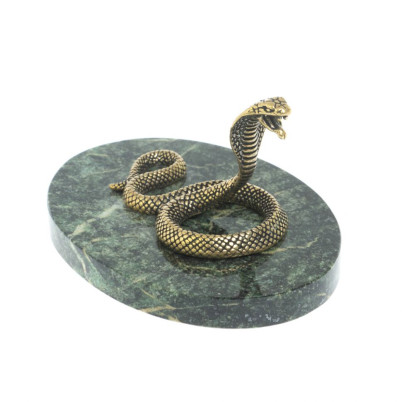 Статуэтка &quot;Королевская кобра&quot; на подставке из шабровского змеевика