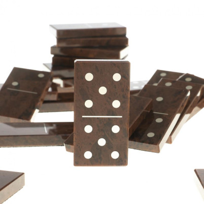 Домино из камня обсидиан