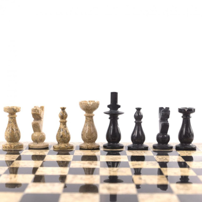 Настольные шахматы "Дебют" доска 30х30 см камень ракушечник мрамор
