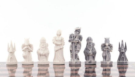 Шахматы настольные "Средневековье" 40х40 см камень лемезит змеевик