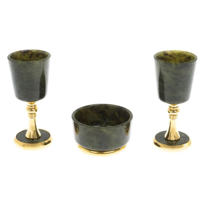 Набор водочный из нефрита 2 рюмки и соусник