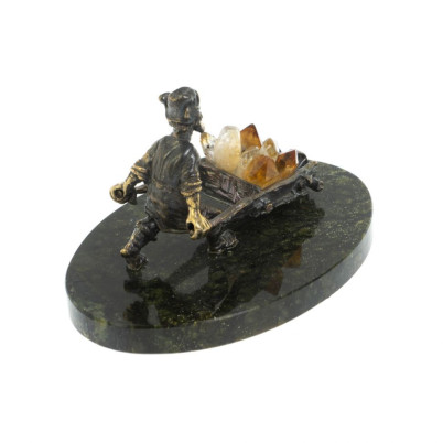 Статуэтка &quot;Старатель с тачкой&quot; из бронзы камень цитрин