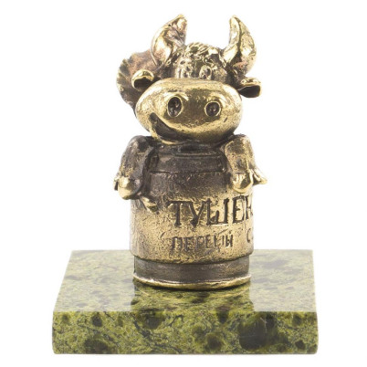 Статуэтка из бронзы и змеевика &quot;Бык тушенка&quot;