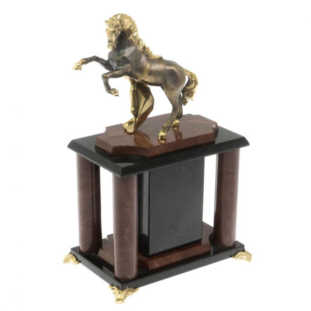 Часы "Конь с попоной" из лемезита