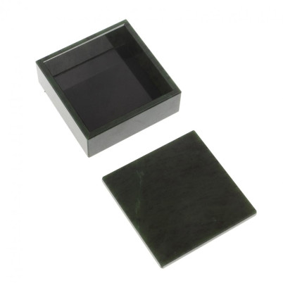 Шкатулка из нефрита 8,5х8,5х3,5 см